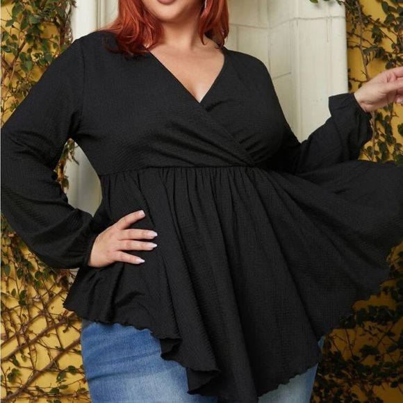 MUST GO!! SHEIN FIT+ Plus Surplice Neck Asymmetrical Hem Tee 24/26 - Picture 2 of 4